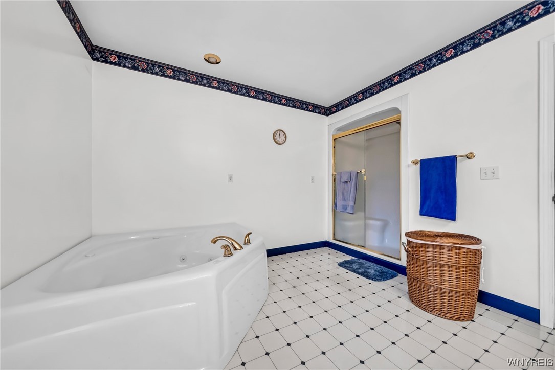 7237 Townline Road Pendleton, NY 14120 - Photo 38 of 50 primary suite