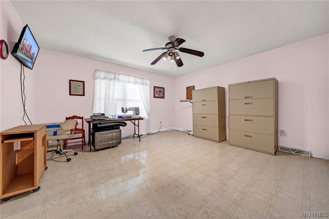 7237 Townline Road Pendleton, NY 14120 - Photo 47 of 50 bed 4