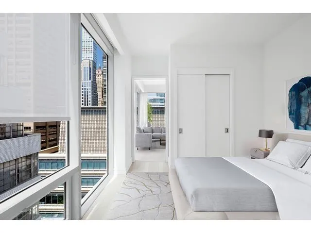 $1,725,000 | 200 East 59th Street, Unit 11B | Midtown East