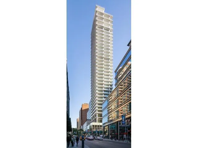 $1,725,000 | 200 East 59th Street, Unit 11B | Midtown East