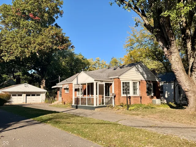 $1,800 | 1524 East 54th Street, Indianapolis, IN 46220