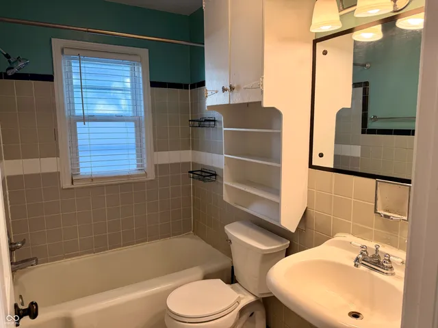 $1,800 | 1524 East 54th Street, Indianapolis, IN 46220