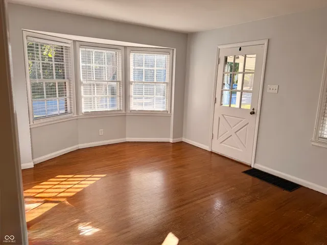 $1,800 | 1524 East 54th Street, Indianapolis, IN 46220