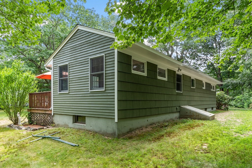 38 Mayflower Road Leicester, MA 01524 - Photo 28 of 31 Gallery Image 28