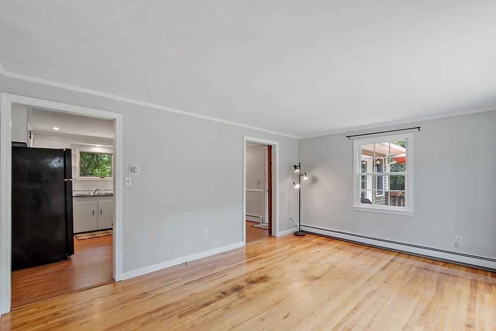 38 Mayflower Road Leicester, MA 01524 - Photo 5 of 31 Gallery Image 5