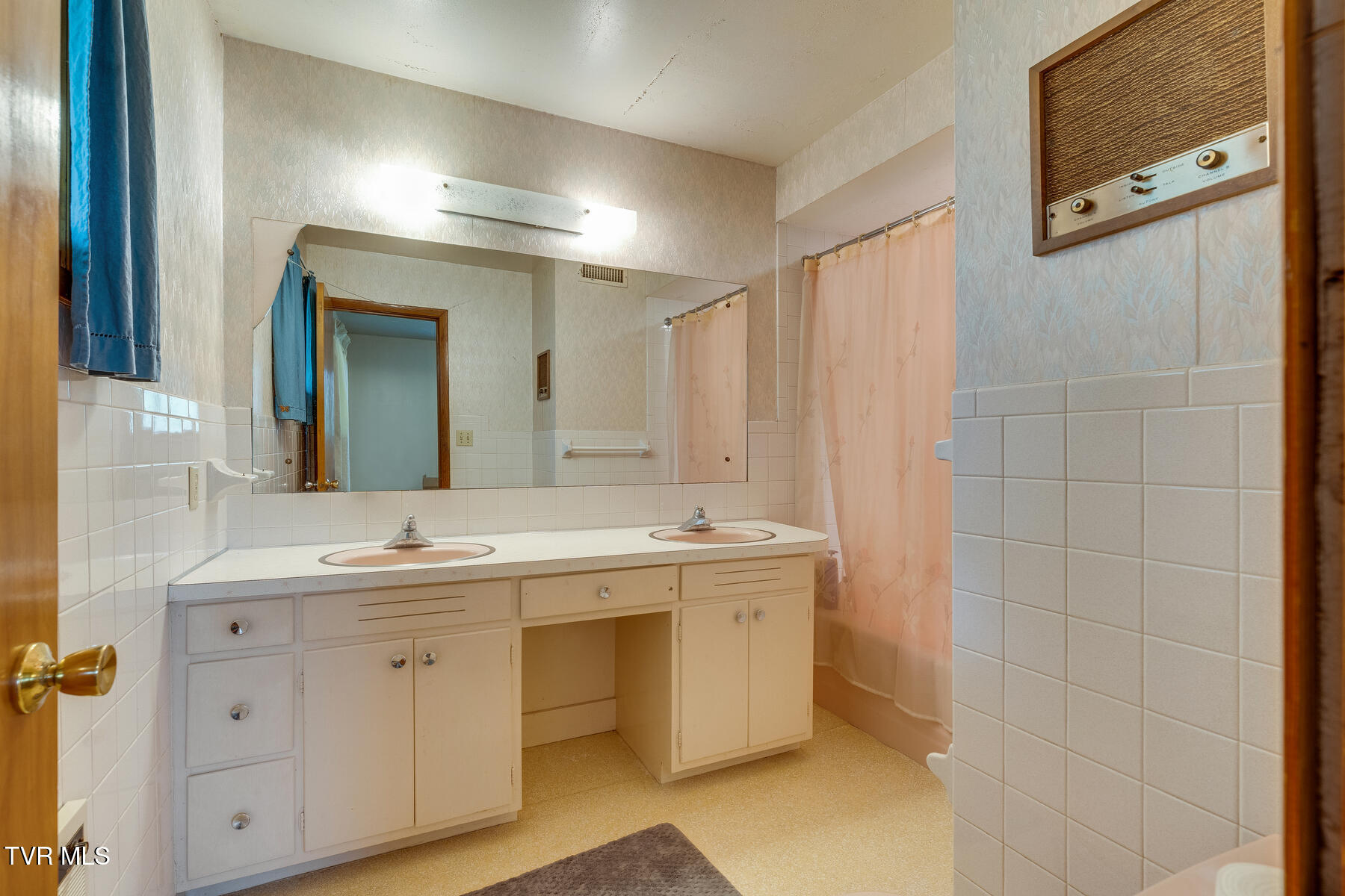 4501 Old Stage Road Kingsport, TN 37664 - Photo 17 of 35 017