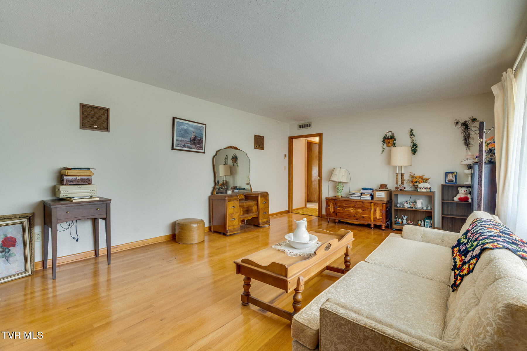 4501 Old Stage Road Kingsport, TN 37664 - Photo 8 of 35 008