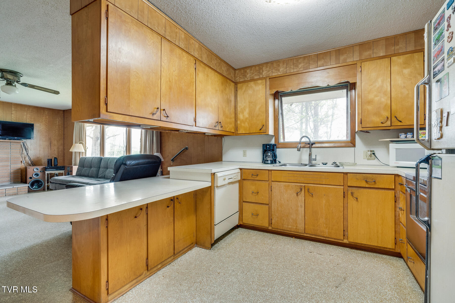 4501 Old Stage Road Kingsport, TN 37664 - Photo 10 of 35 010