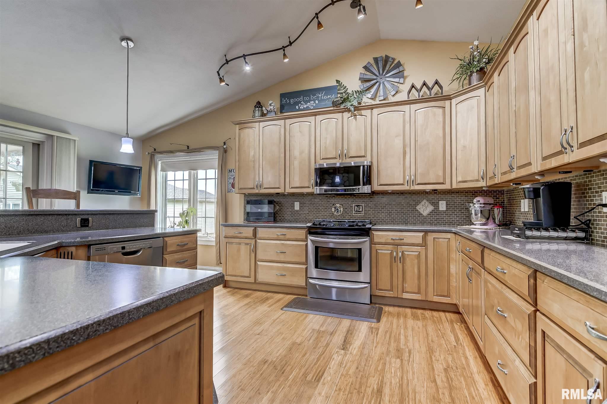 546 Jostes Road Rochester, IL 62563 - Photo 11 of 50