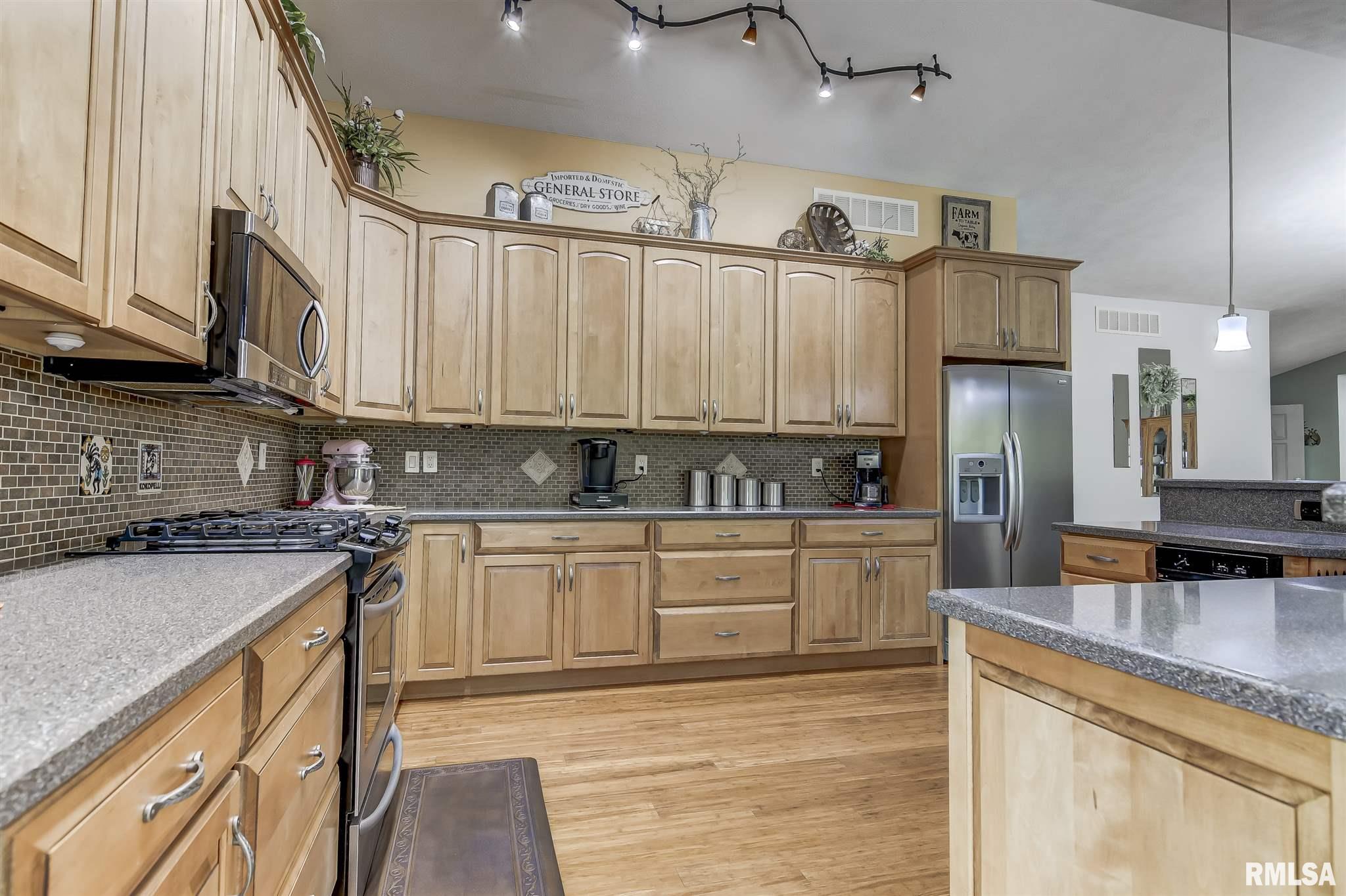 546 Jostes Road Rochester, IL 62563 - Photo 13 of 50