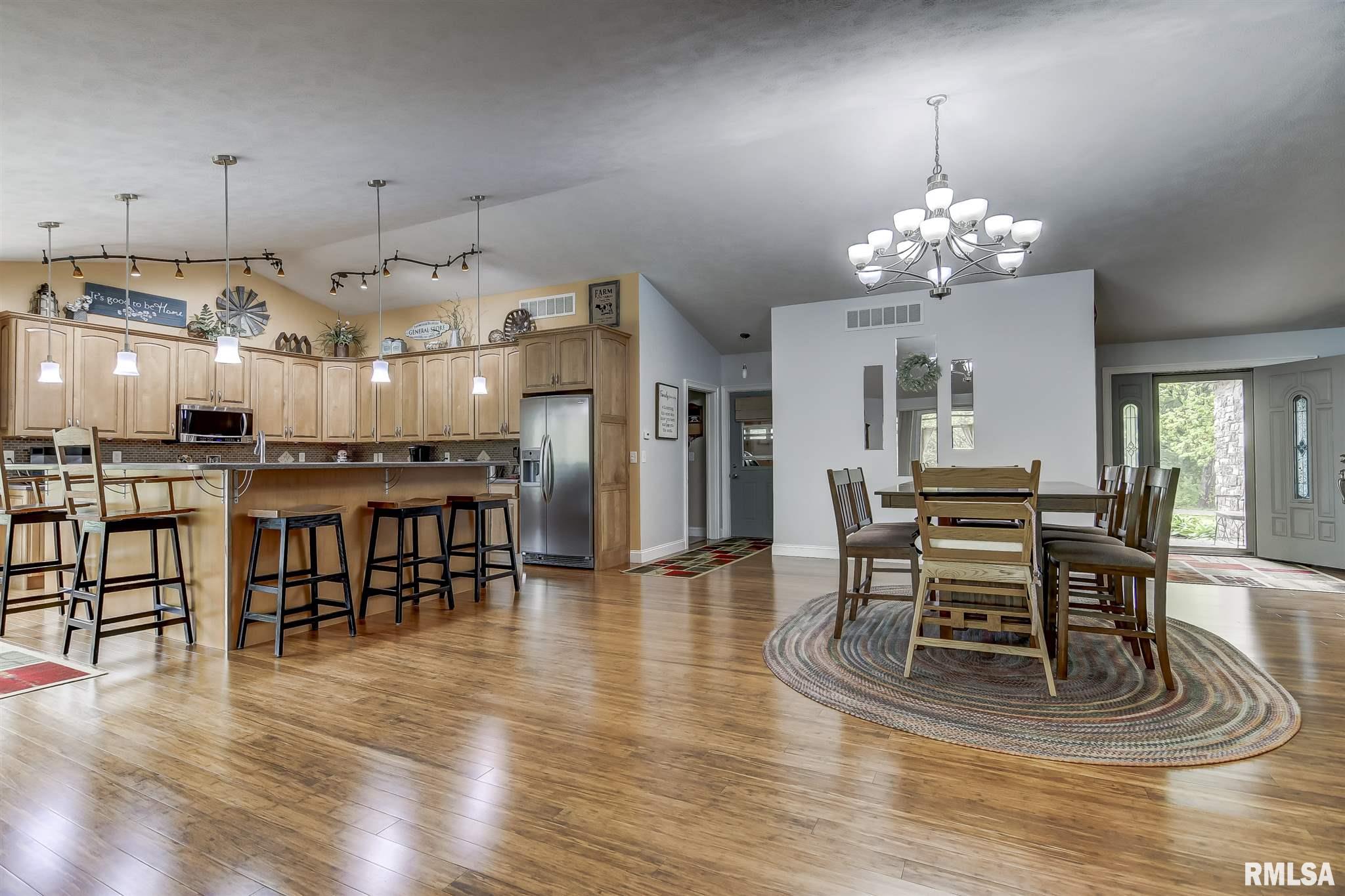546 Jostes Road Rochester, IL 62563 - Photo 4 of 50