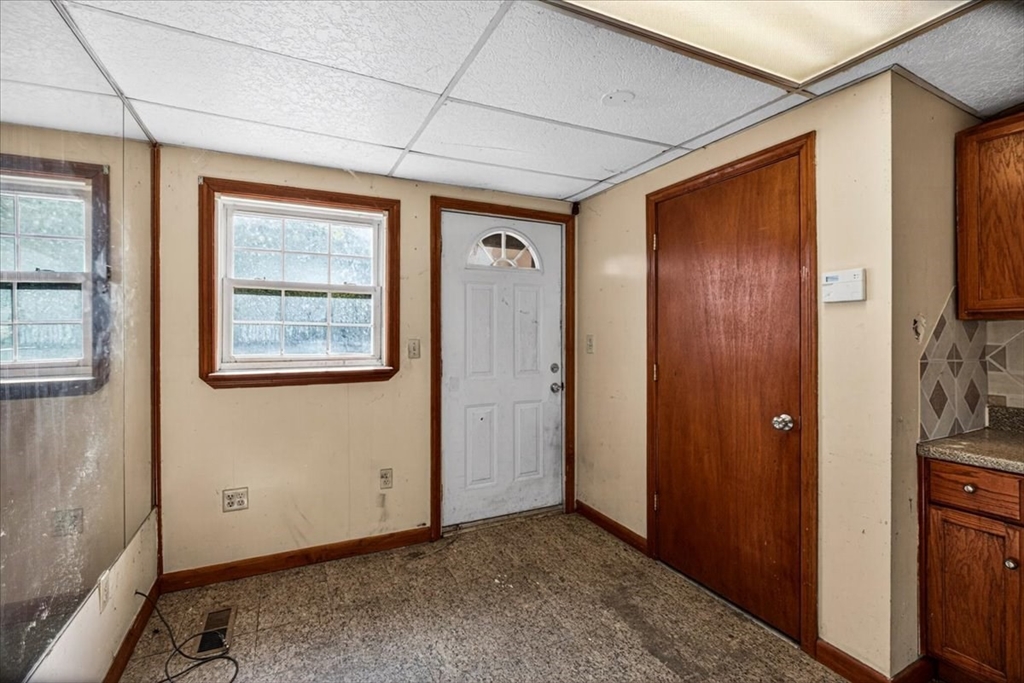 337 Parker Street Springfield, MA 01129 - Photo 16 of 36