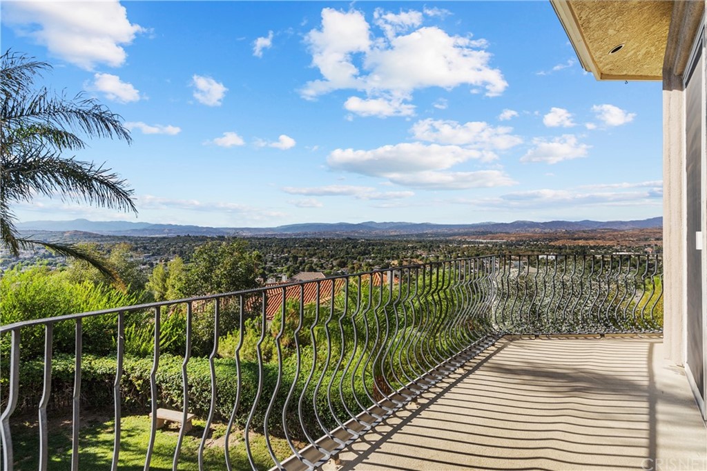 24806 Carlos Place Newhall, CA 91321 - Photo 4 of 44 a view of a balcony