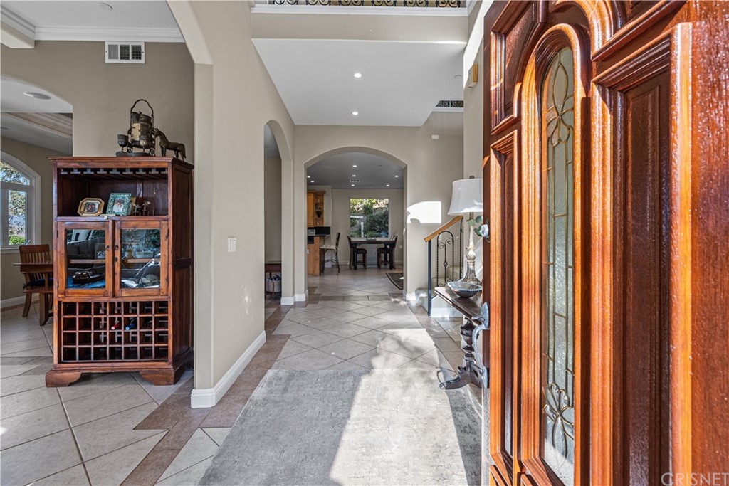 24806 Carlos Place Newhall, CA 91321 - Photo 5 of 44 a view of gallery with windows