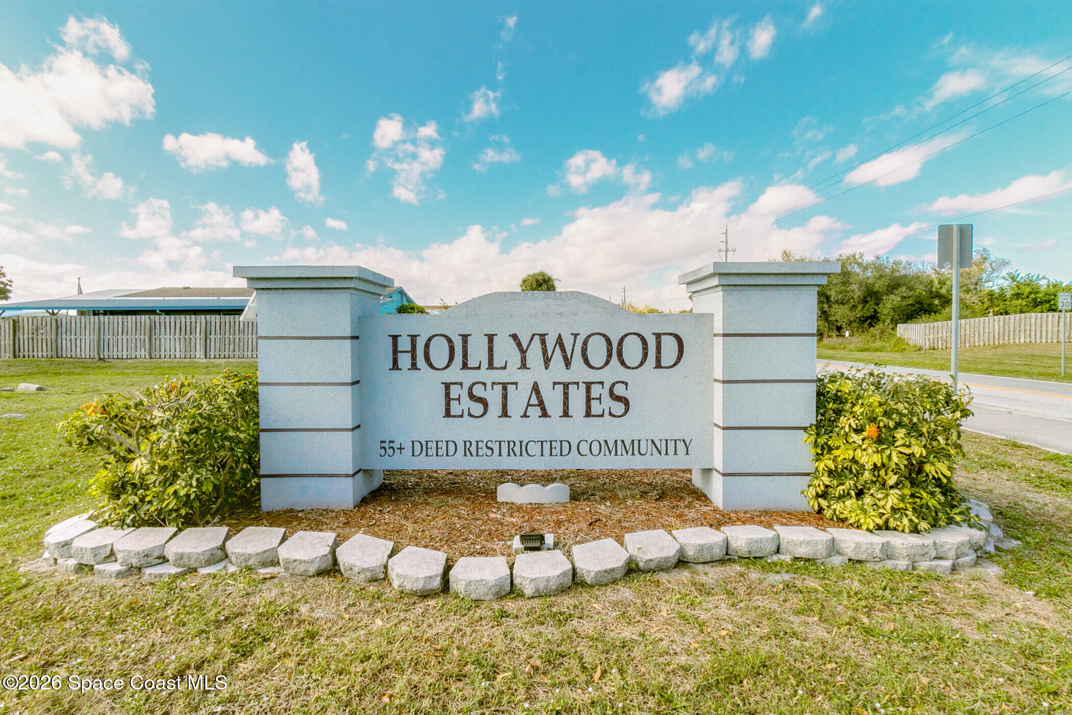 533 Ruth Circle Melbourne, FL 32904 - Photo 14 of 17 Hollywood Entrance