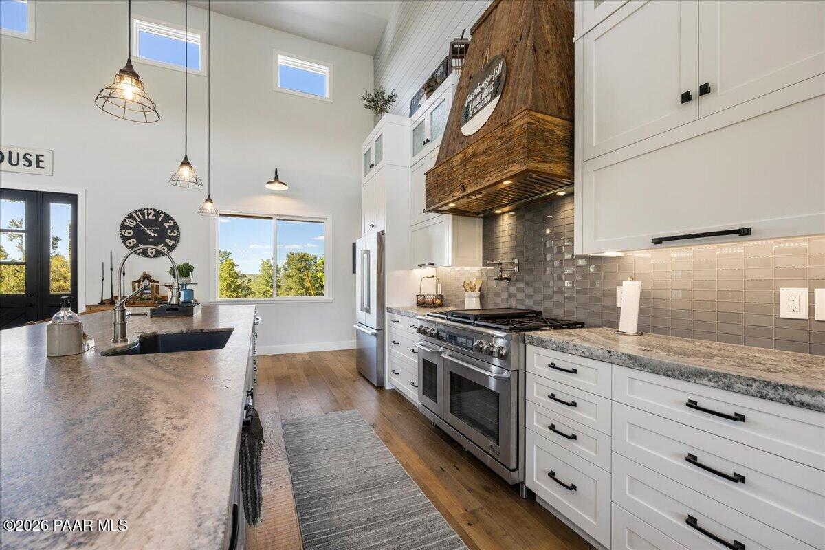 10255 North Chaos Ranch Road Prescott, AZ 86305 - Photo 13 of 97 043-Kitchen