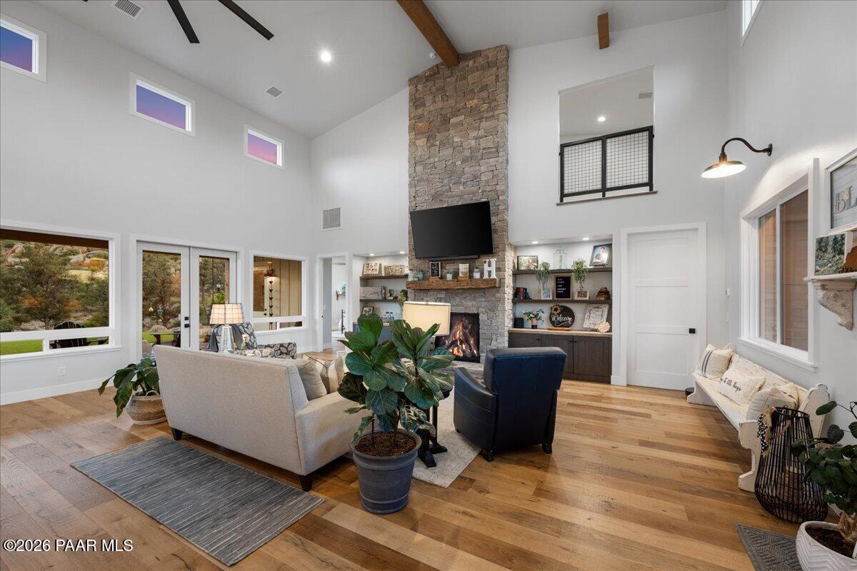 10255 North Chaos Ranch Road Prescott, AZ 86305 - Photo 20 of 97 015-Living Room