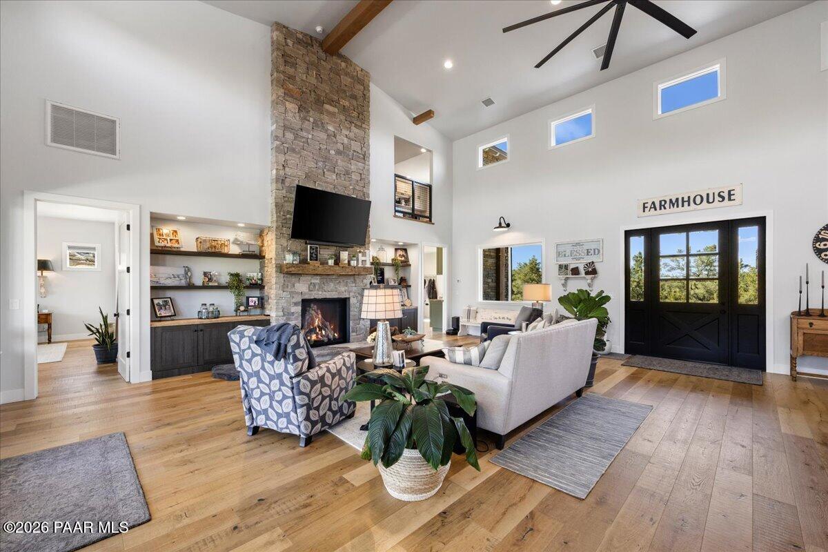 10255 North Chaos Ranch Road Prescott, AZ 86305 - Photo 25 of 97 020-Living Room