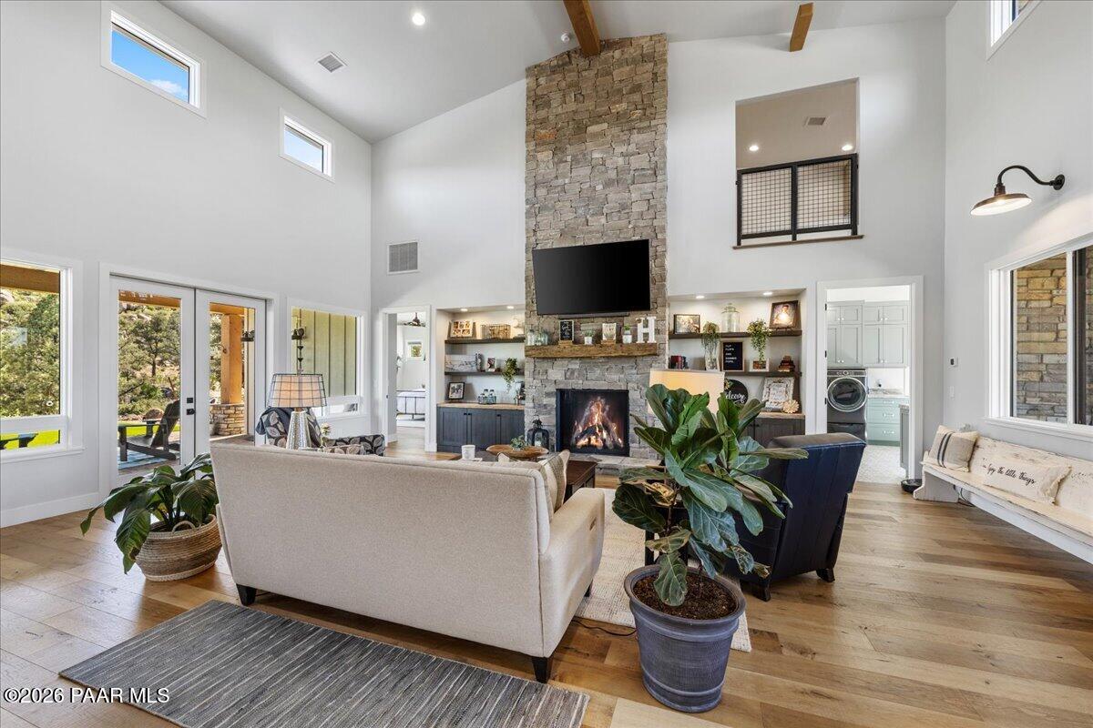 10255 North Chaos Ranch Road Prescott, AZ 86305 - Photo 28 of 97 024-Living Room