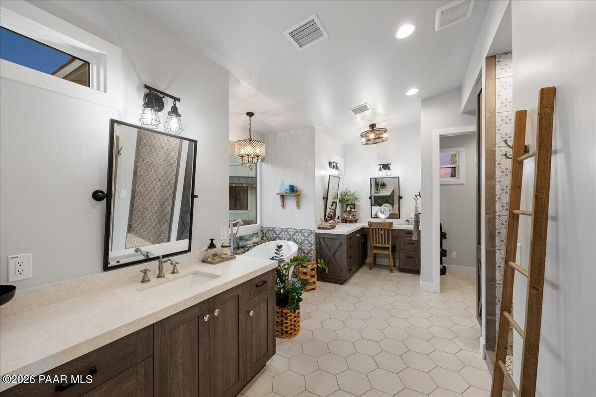 10255 North Chaos Ranch Road Prescott, AZ 86305 - Photo 40 of 97 060-Master Suite