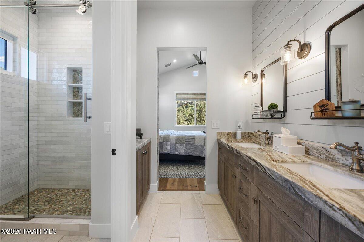 10255 North Chaos Ranch Road Prescott, AZ 86305 - Photo 44 of 97 065-Jack & Jill Bath