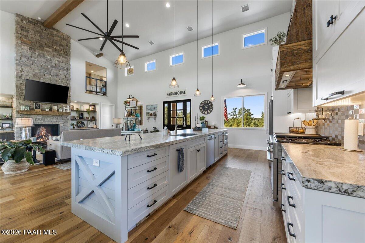 10255 North Chaos Ranch Road Prescott, AZ 86305 - Photo 10 of 97 038-Kitchen
