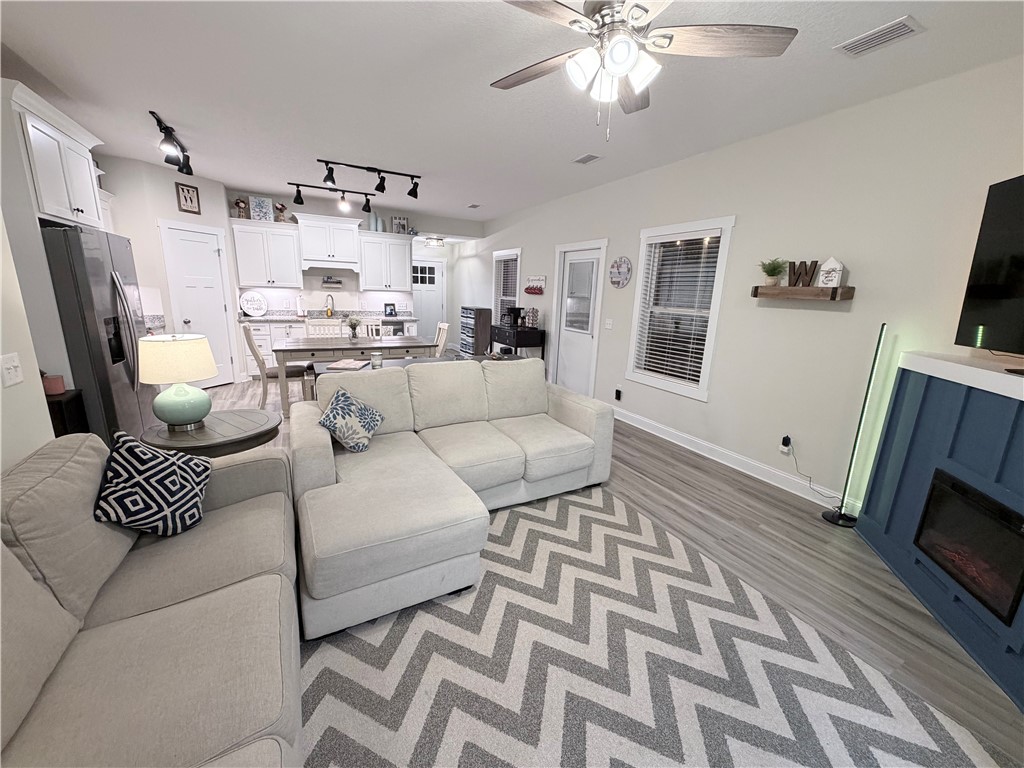 106 Crown Circle Brunswick, GA 31525 - Photo 6 of 25