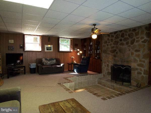 12 Gloucester Road Front Royal, VA 22630 - Photo 12 of 27 Family Room