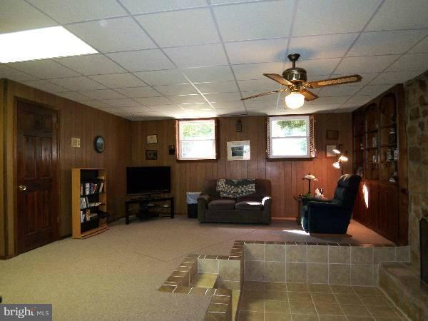 12 Gloucester Road Front Royal, VA 22630 - Photo 13 of 27 Family Room