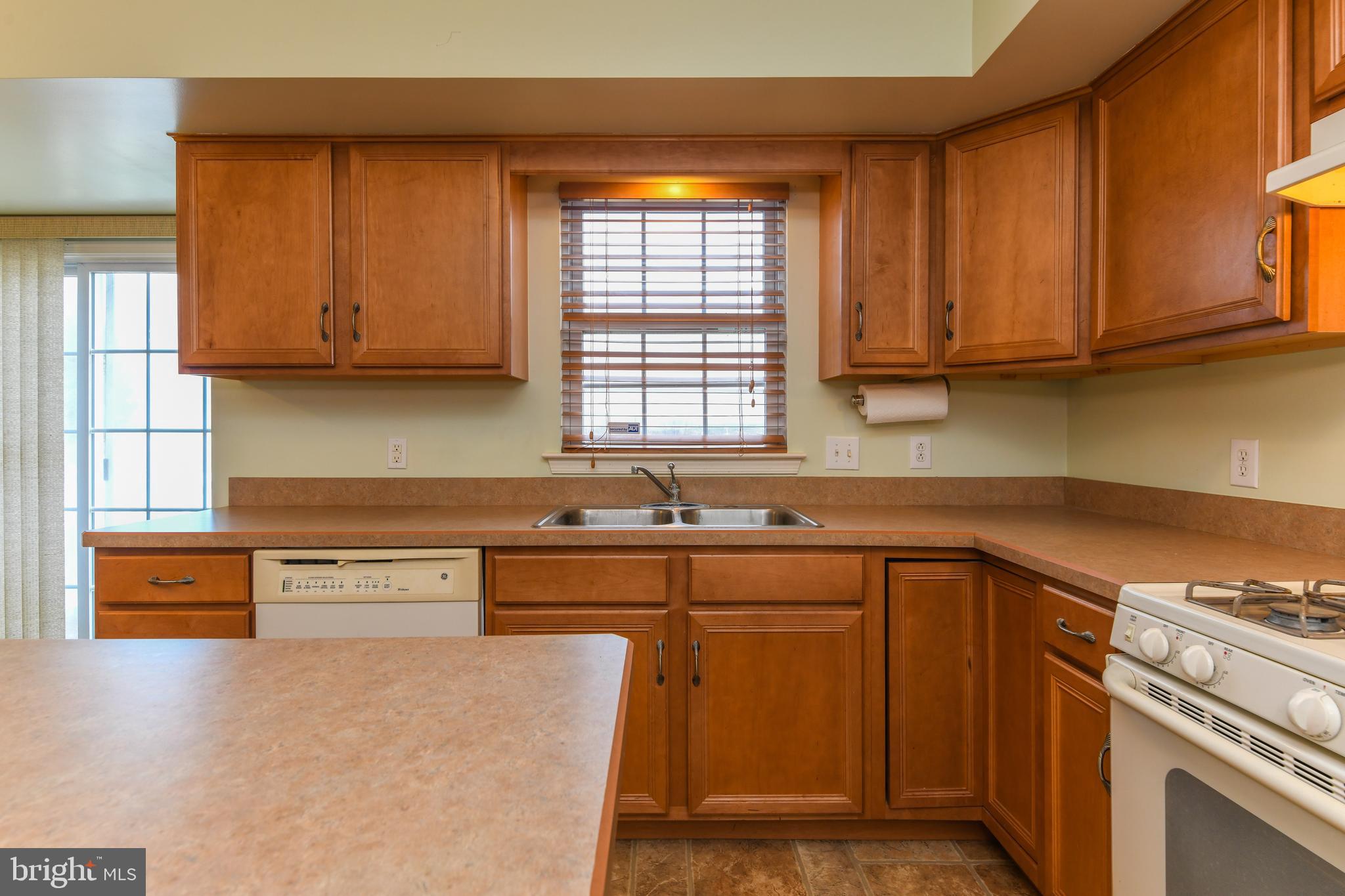 230 North Sandy Lane Reading, PA 19608 - Photo 11 of 38