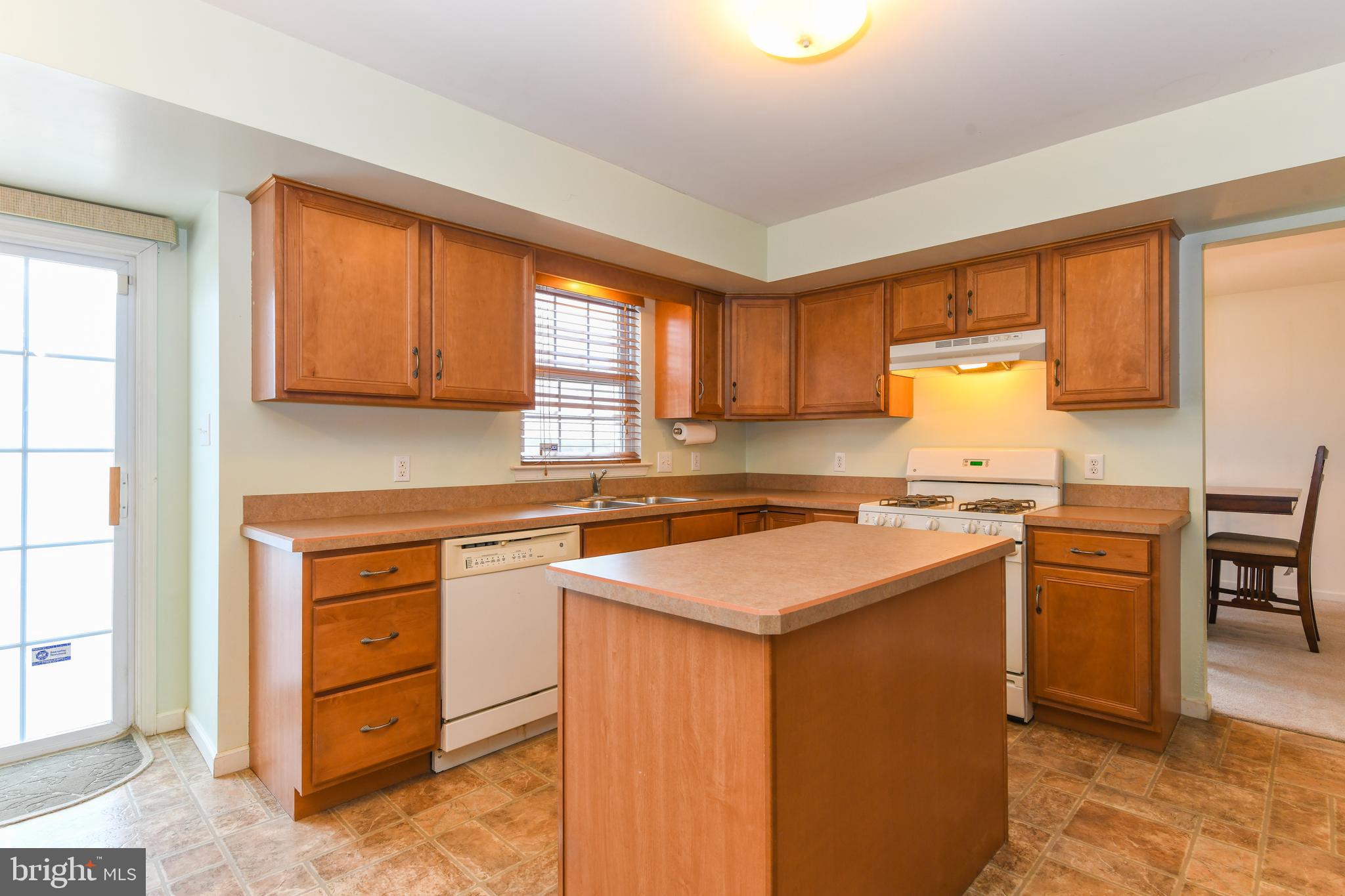 230 North Sandy Lane Reading, PA 19608 - Photo 12 of 38