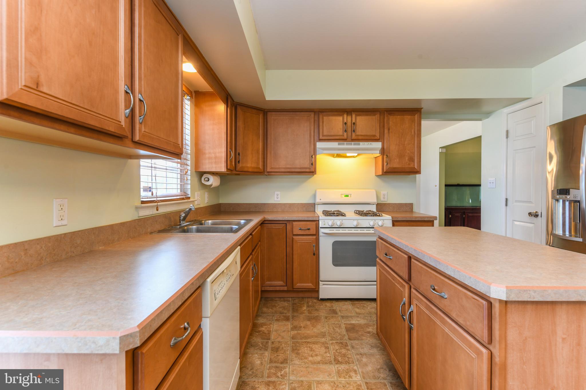 230 North Sandy Lane Reading, PA 19608 - Photo 13 of 38