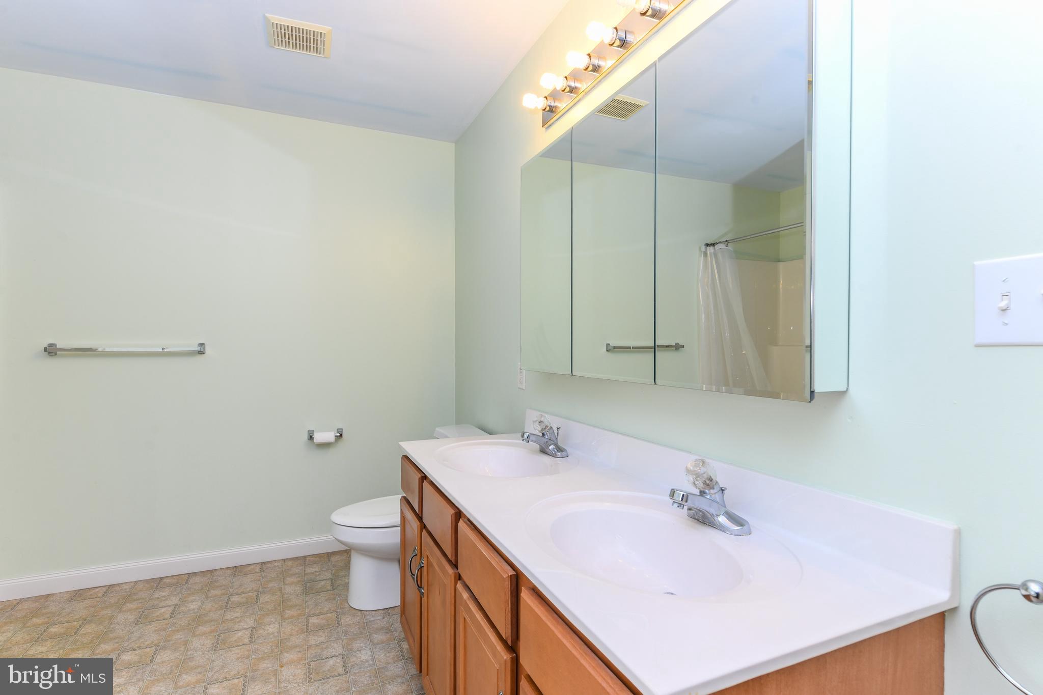 230 North Sandy Lane Reading, PA 19608 - Photo 25 of 38