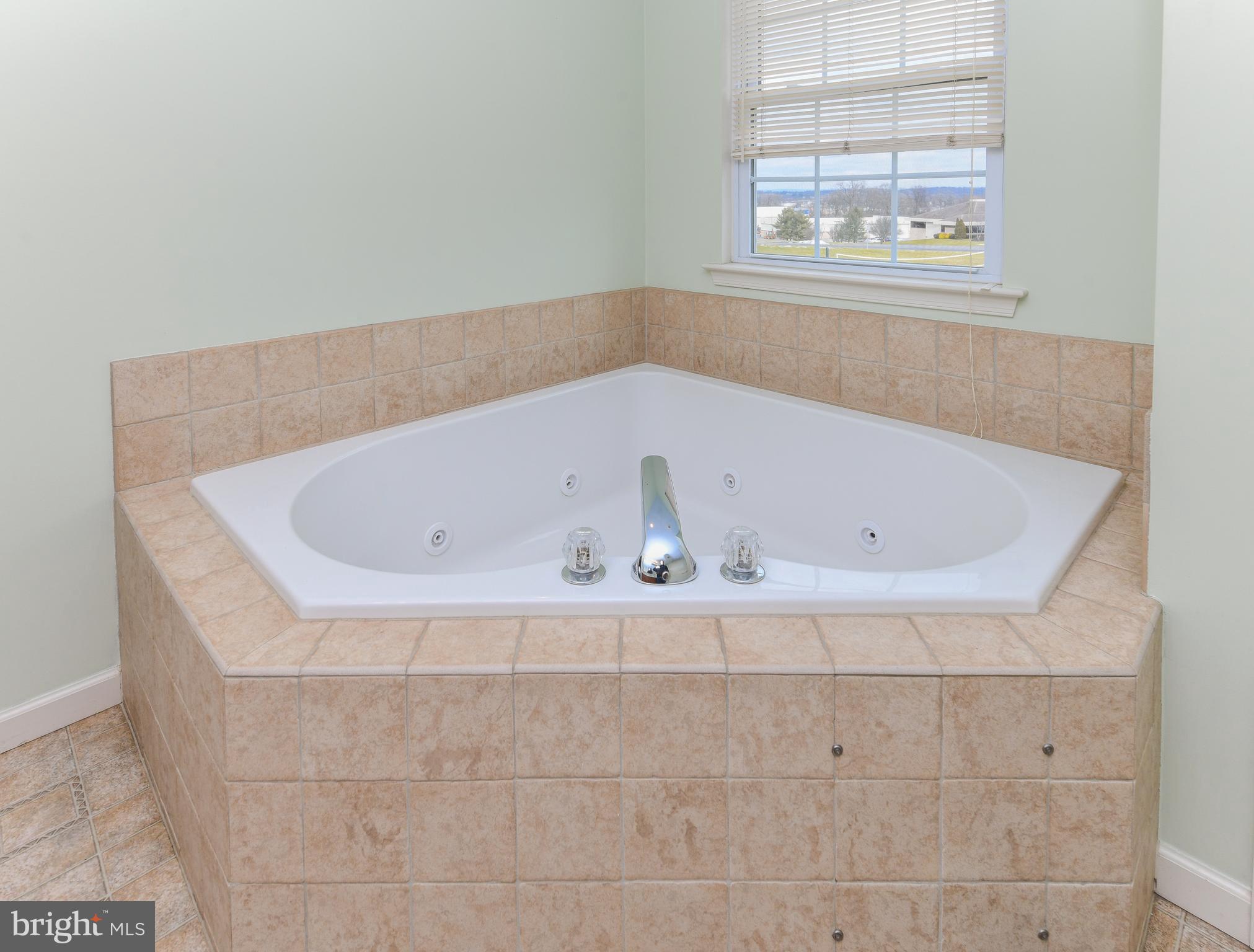 230 North Sandy Lane Reading, PA 19608 - Photo 27 of 38