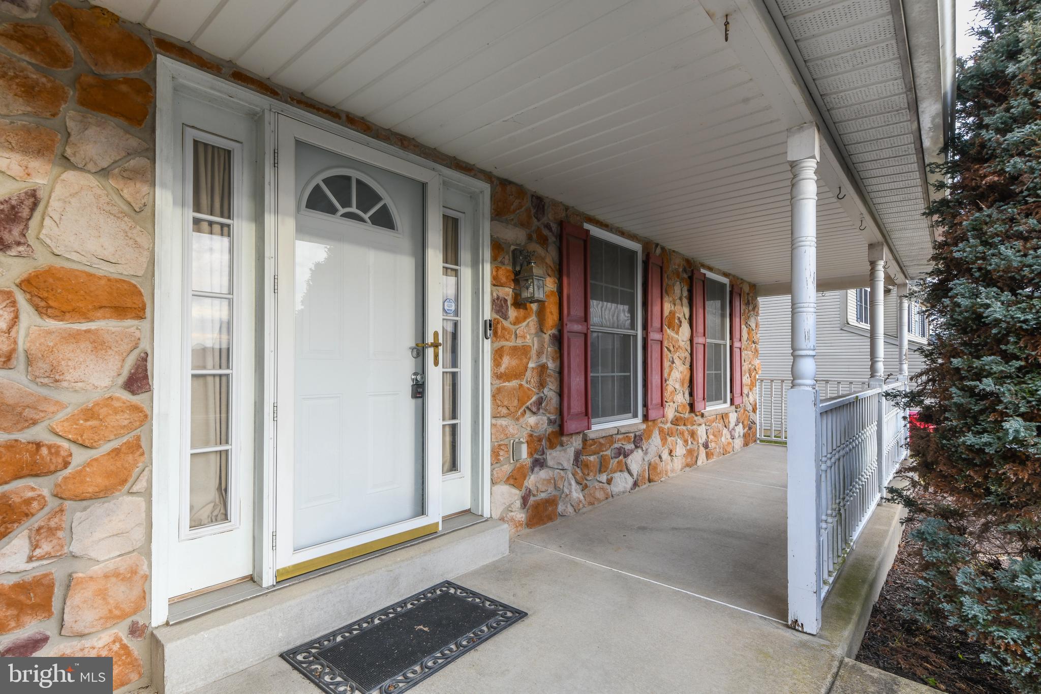 230 North Sandy Lane Reading, PA 19608 - Photo 4 of 38