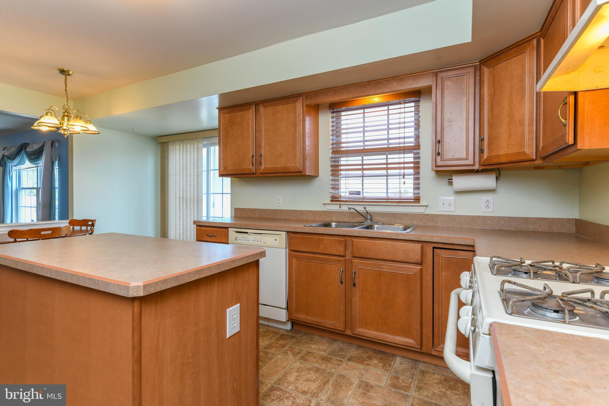 230 North Sandy Lane Reading, PA 19608 - Photo 10 of 38