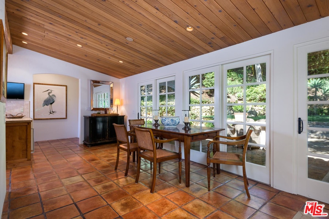 853-853 Jimeno Road Santa Barbara, CA 93103 - Photo 5 of 19 Gallery Image 5