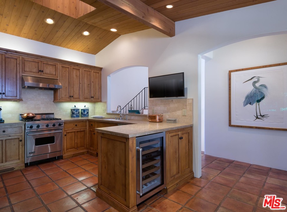 853-853 Jimeno Road Santa Barbara, CA 93103 - Photo 7 of 19 Gallery Image 7