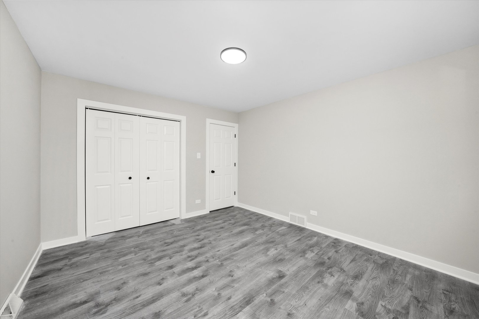 8938 West 85th Place Justice, IL 60458 - Photo 12 of 39 a view of an empty room