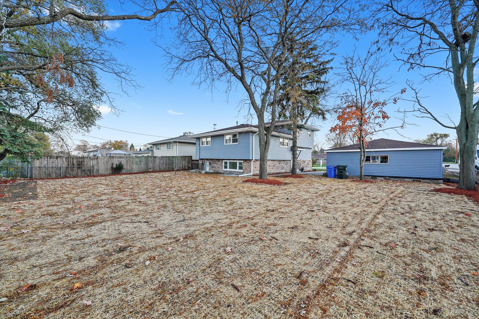 8938 West 85th Place Justice, IL 60458 - Photo 33 of 39 a house view with a outdoor space