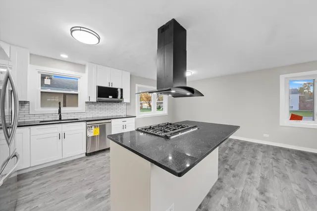 $430,000 | 8938 West 85th Place, Justice, IL 60458