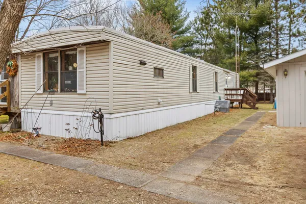 $129,000 | 226 East Lohrville Avenue, Redgranite, WI 54970