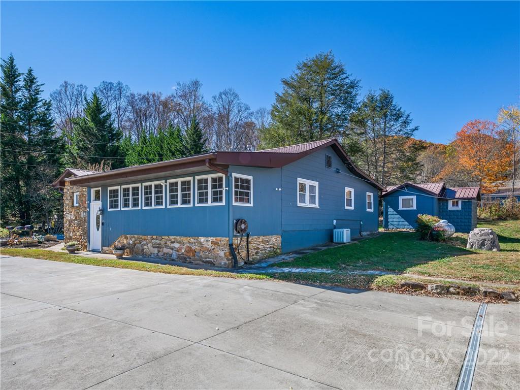 126 Sams Branch Road Candler, NC 28715 - Photo 24 of 31 Gallery Image 24
