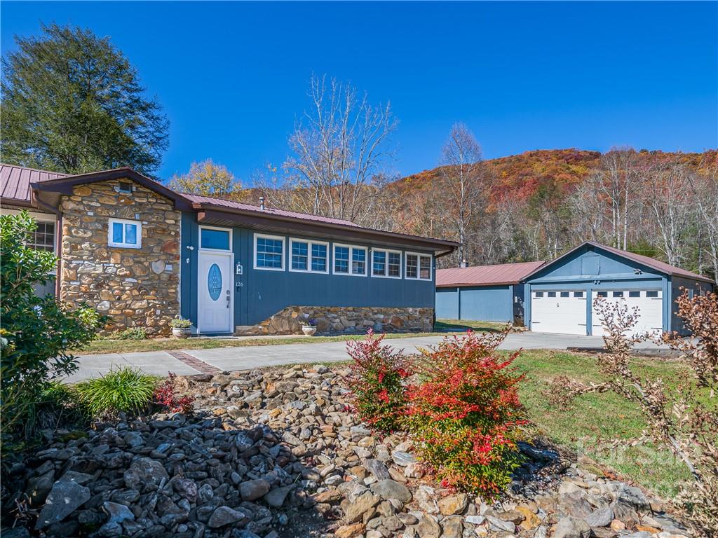 126 Sams Branch Road Candler, NC 28715 - Photo 4 of 31 Gallery Image 4