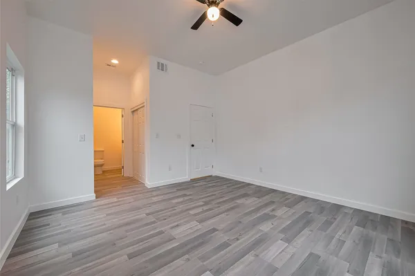 $2,000 | 9005 Hilda Street, Houston, TX 77033