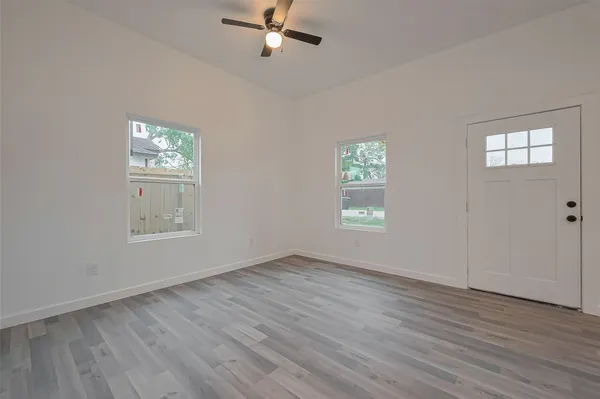 $2,000 | 9005 Hilda Street, Houston, TX 77033