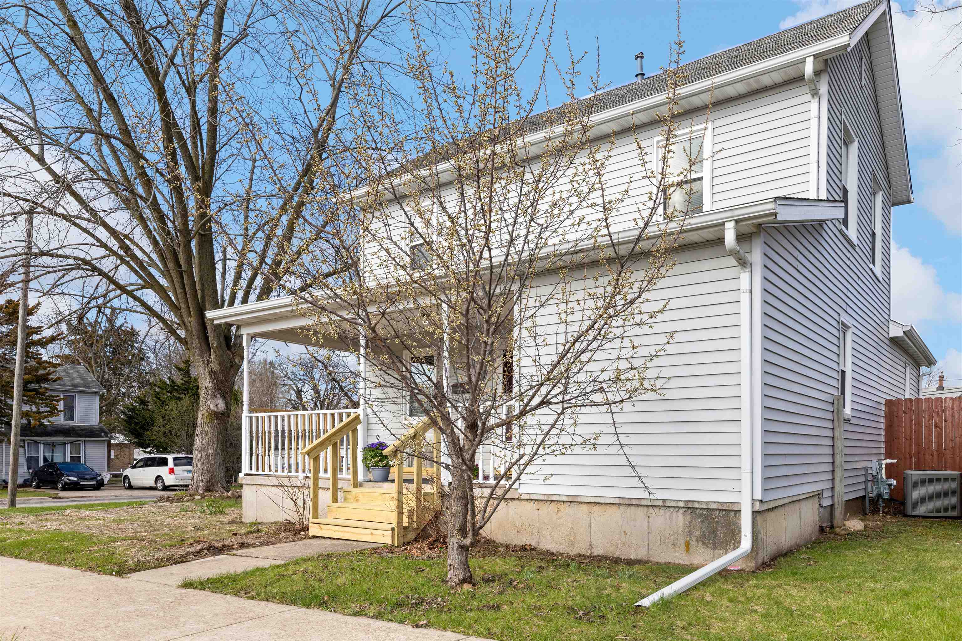 128 8th Street Rochelle, IL 61068 - Photo 3 of 38