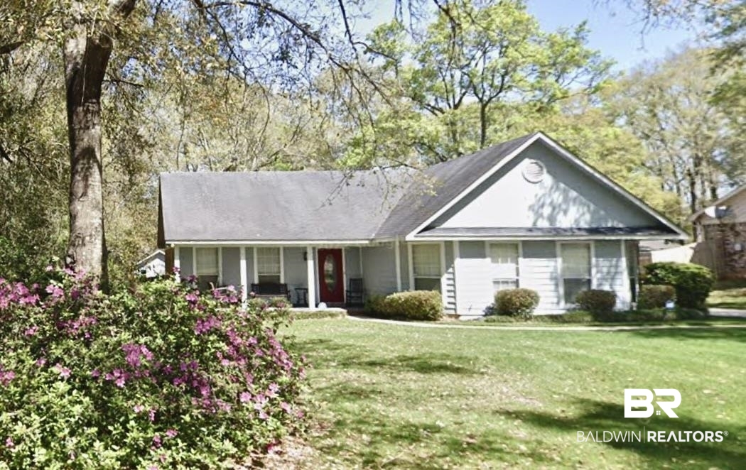 7100 Huntington Court South Mobile, AL 36619 - Photo 3 of 30 Ranch-style house featuring a front yard