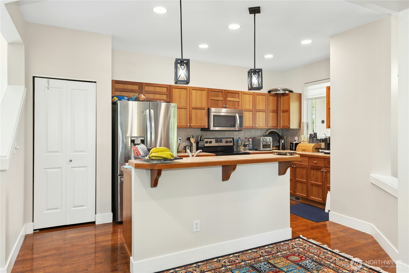 16918 Woodside Drive Southeast Renton, WA 98058 - Photo 11 of 32
