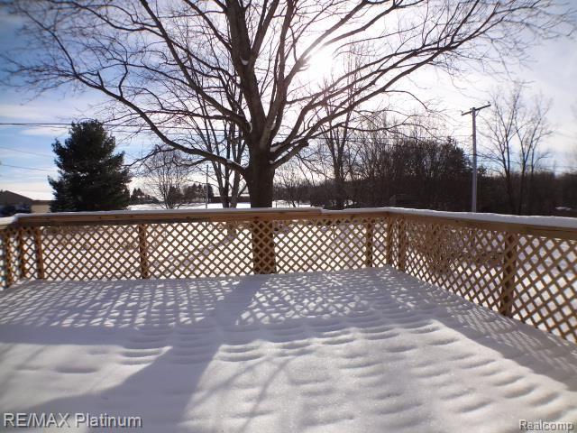 11910 Newman Road Brighton, MI 48114 - Photo 3 of 24 Large Rear Deck